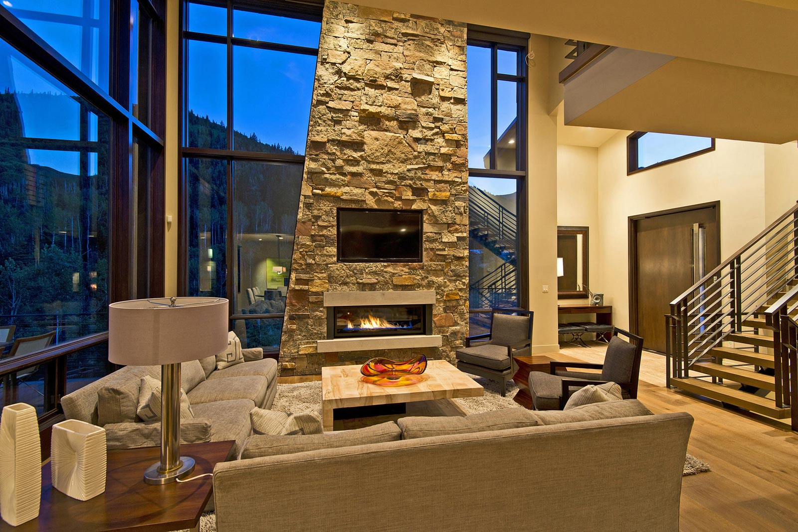 mountain-modern-fireplace